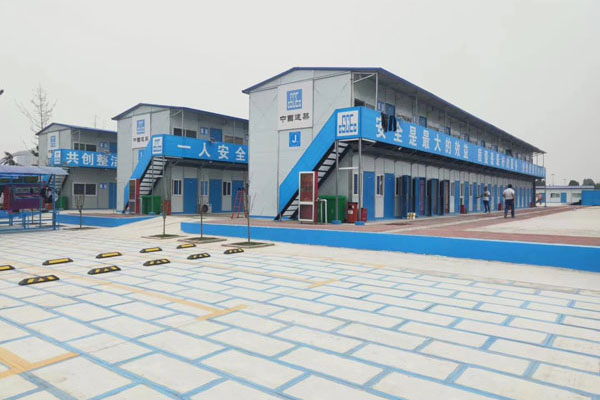 雙層活動(dòng)板房應(yīng)用更廣泛 濟(jì)南活動(dòng)板房廠家