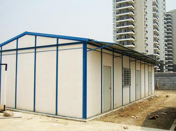 用彩鋼板搭建活動(dòng)板房有什么優(yōu)勢(shì)？